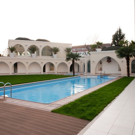 Holiday Inn Istanbul City By Ihg Bekvämligheter bild The swimming pool