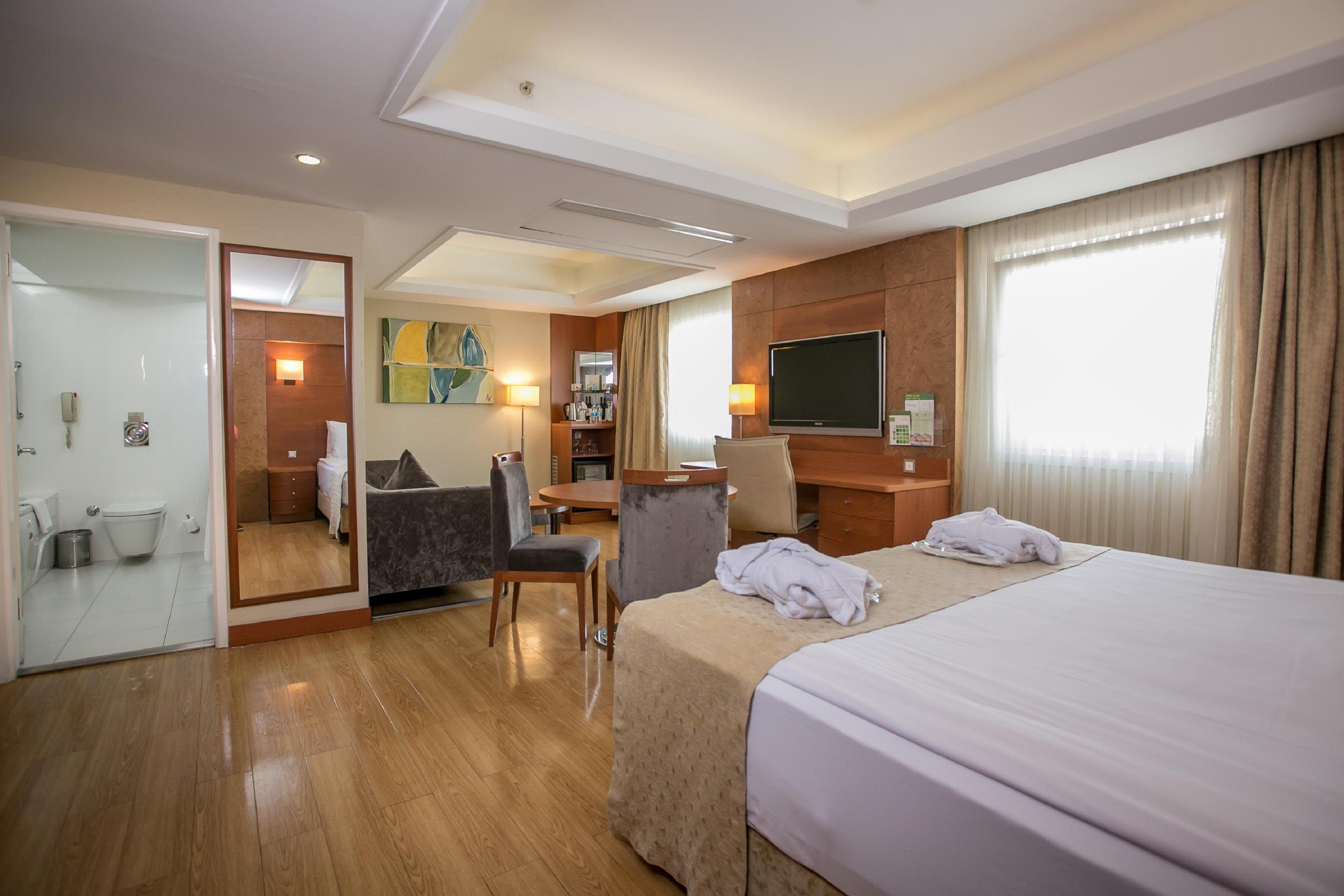Holiday Inn Istanbul City By Ihg Exteriör bild Suite