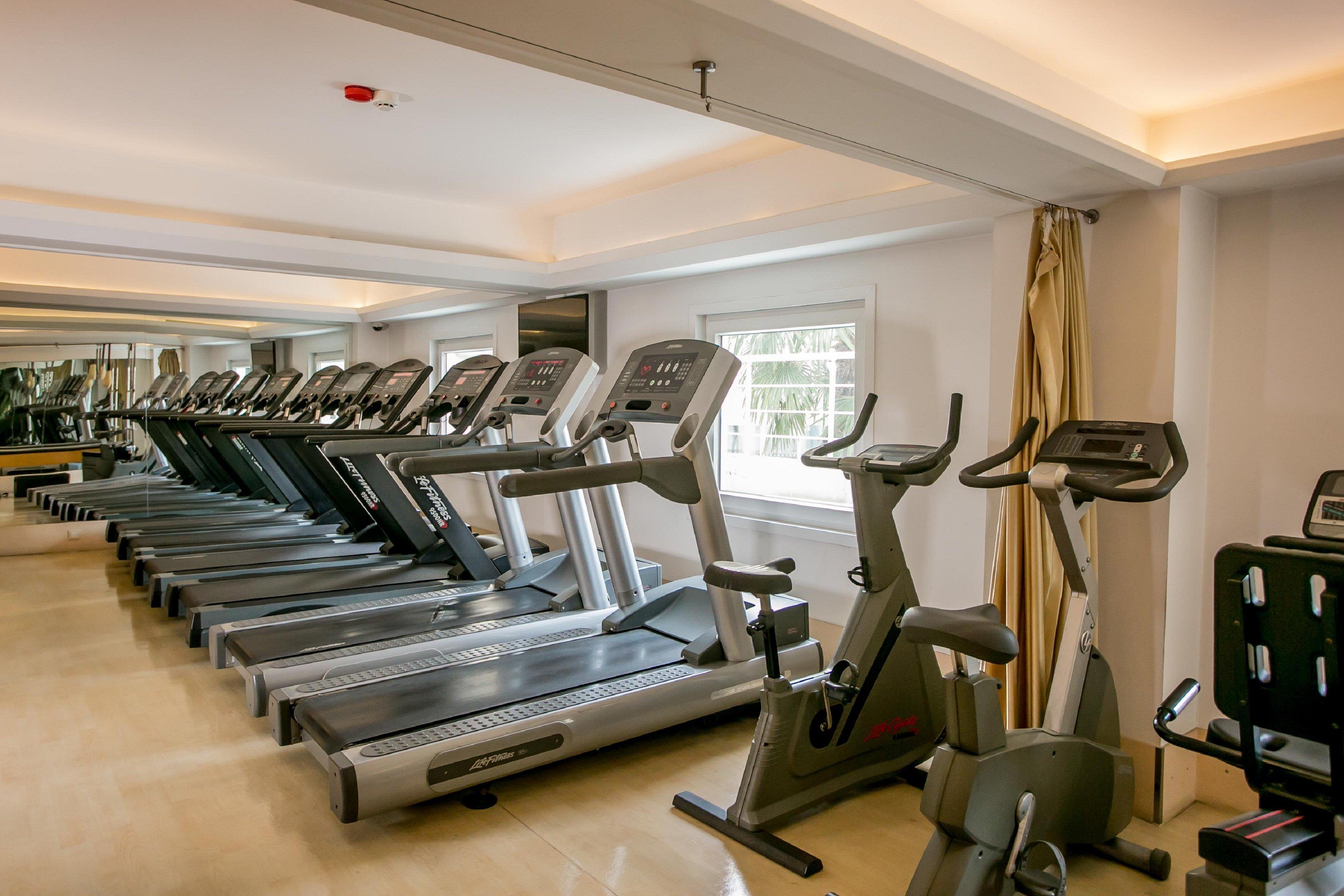 Holiday Inn Istanbul City By Ihg Exteriör bild The gym at the hotel