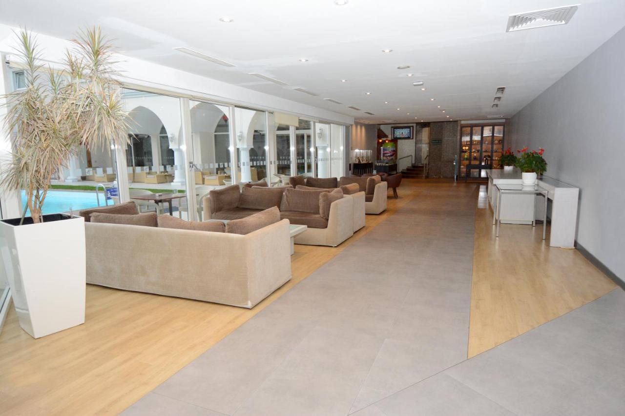 Holiday Inn Istanbul City By Ihg Exteriör bild The lounge at the airport