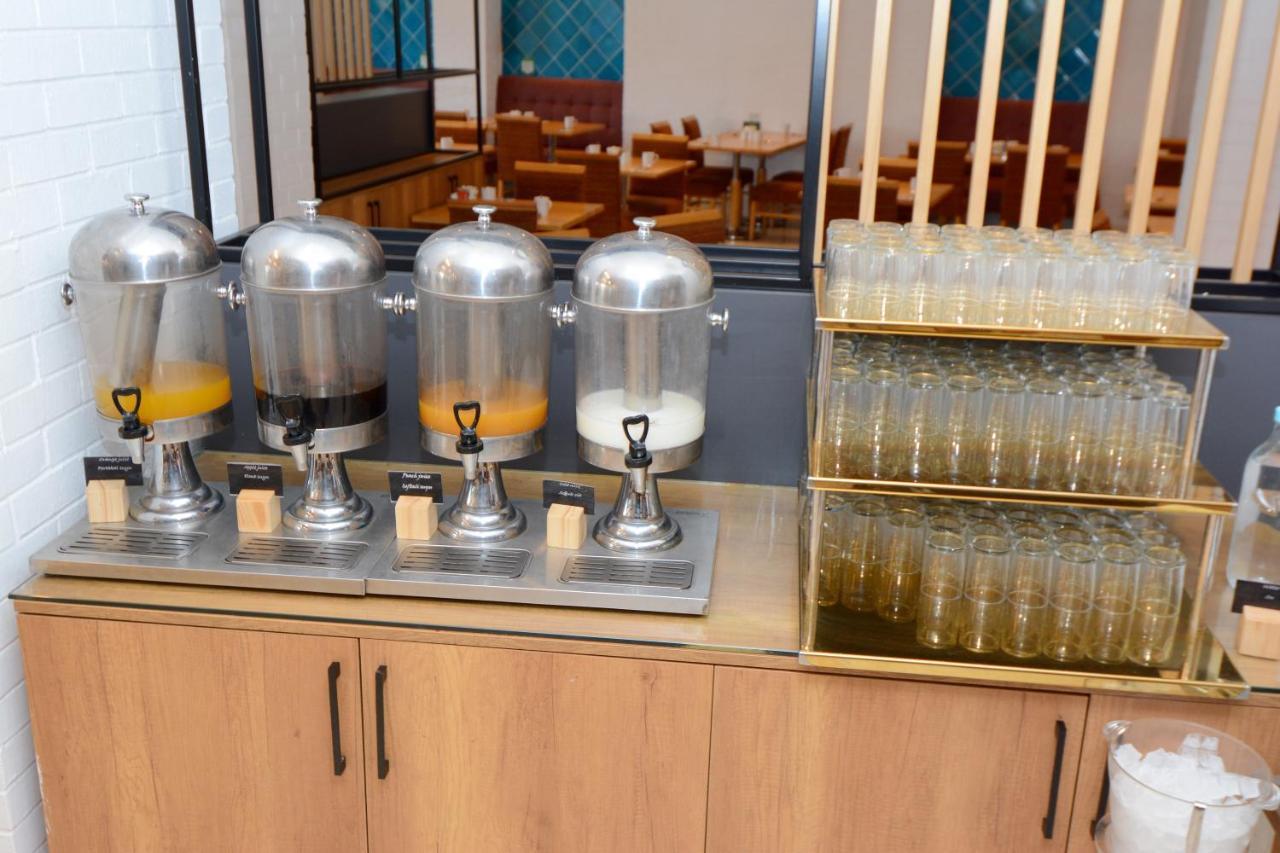 Holiday Inn Istanbul City By Ihg Exteriör bild A juice bar